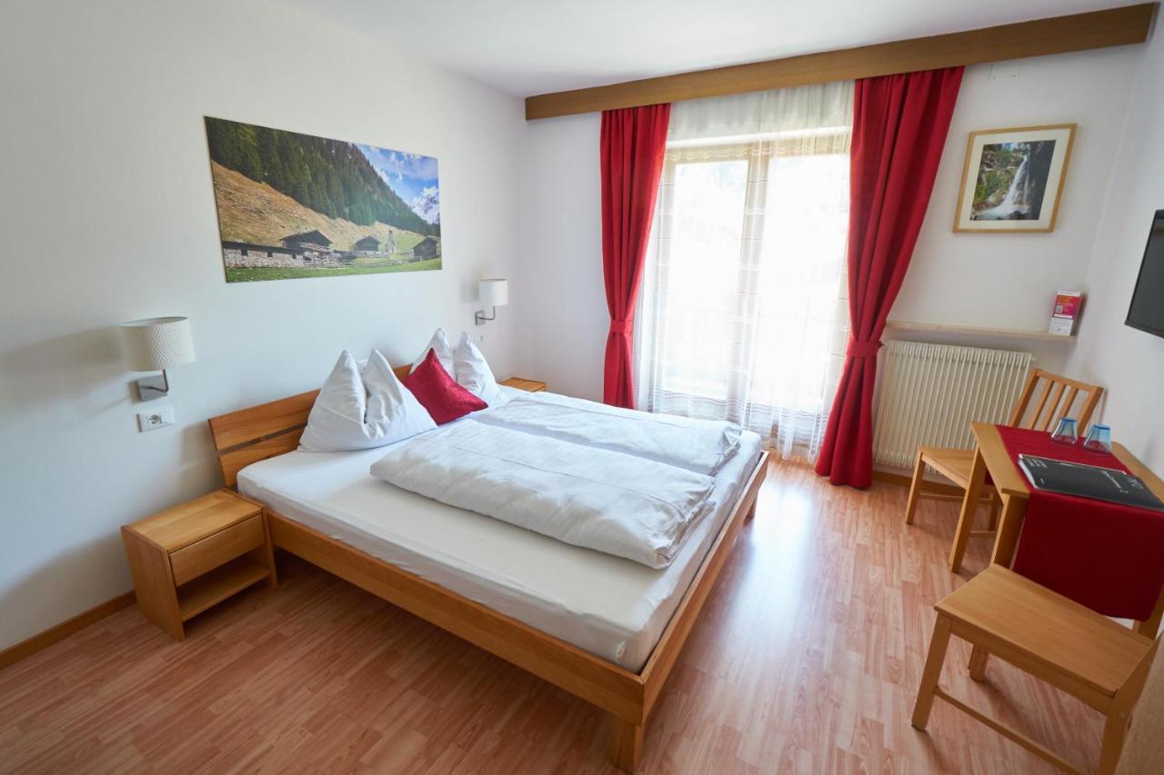 Privatpension Bergkristall San Martino In Passiria  Exterior photo